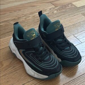Boys Nike Giannis Basketball sneakers